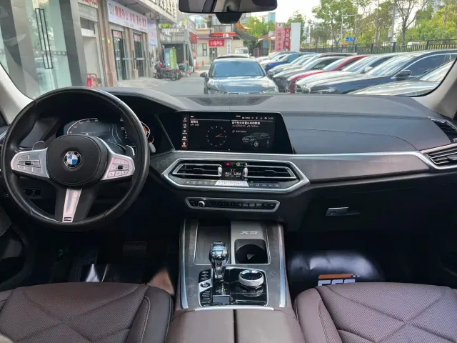 BMW X5 — Фото автомобиля 3