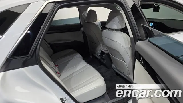 Hyundai Grandeur GN7 — Фото автомобиля 17