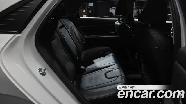 Hyundai AVANTE Avante (CN7) — Фото автомобиля 12