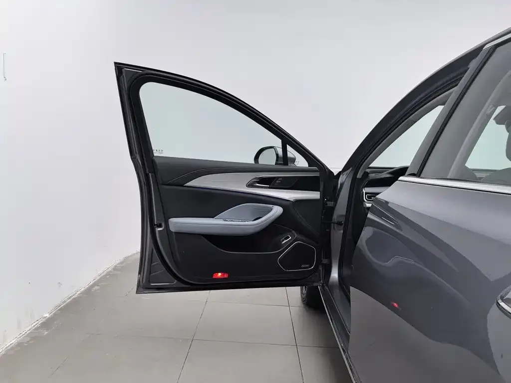 Hongqi Hongqi H5 PHEV 2025 170 Super Hybrid Edition — Фото автомобиля 8