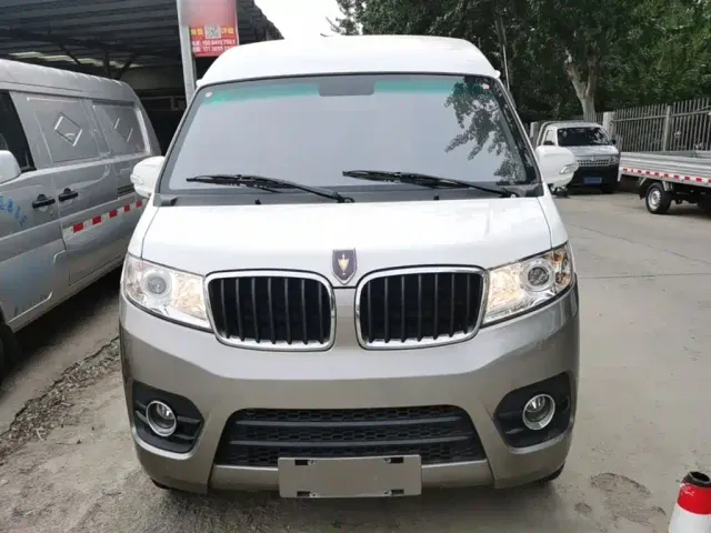 Jinbei New Hiace X30L — Фото автомобиля 2