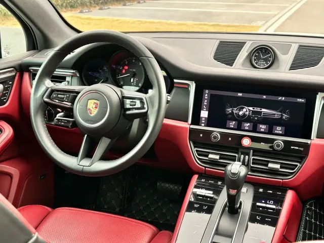 Porsche Macan — Фото автомобиля 13
