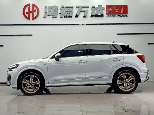 Audi Q2L — Фото автомобиля 7