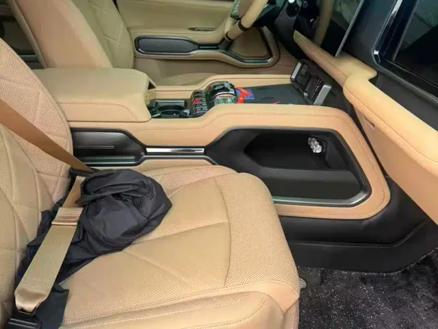 BYD FangChengBao Leopard 8 — Фото автомобиля 8