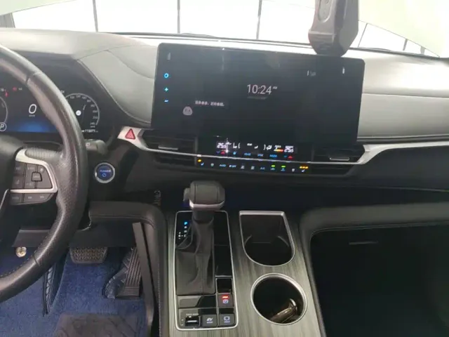 Toyota Sienna — Фото автомобиля 12