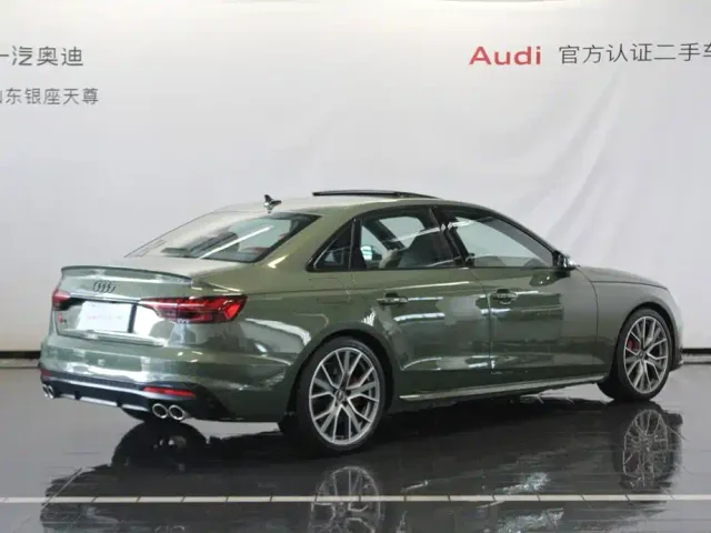 Audi S4 — Фото автомобиля 5