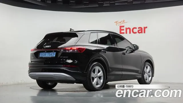 Фотография автомобиля — Audi Q4 e-tron F4