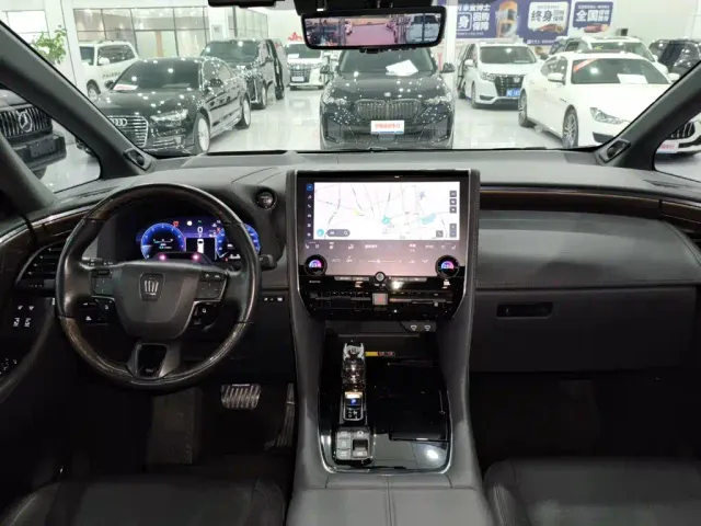 Toyota Vellfire — Фото автомобиля 13