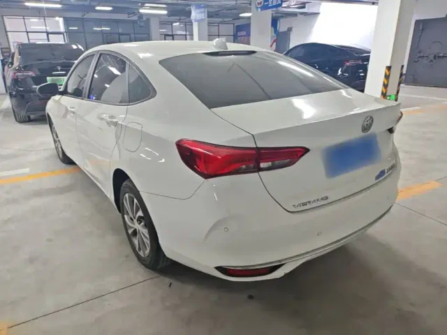 Buick Verano — Фото автомобиля 4