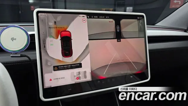 Tesla Model Y — Фото автомобиля 21