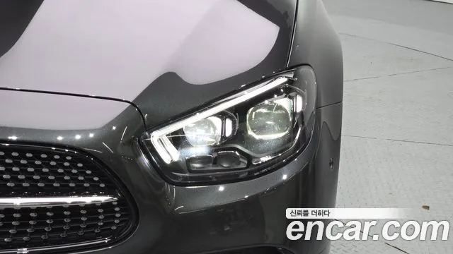 Mercedes-Benz E-Class — Фото автомобиля 21