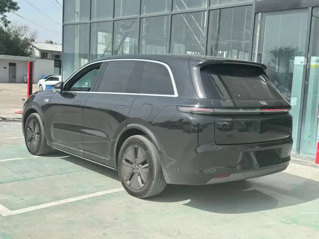 Li Auto L8 — Фото автомобиля 9