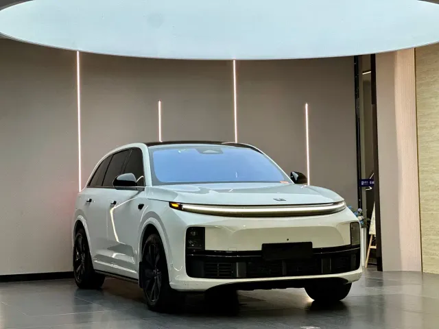 Li Auto L7 — Фото автомобиля 3