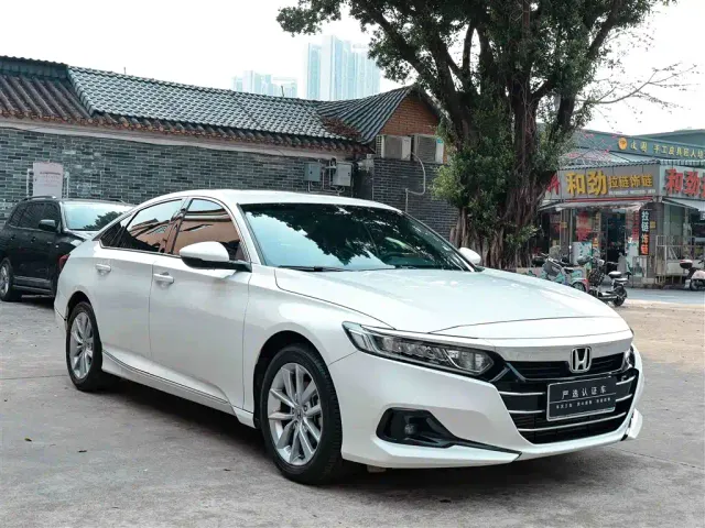 Honda Accord — Фото автомобиля 3