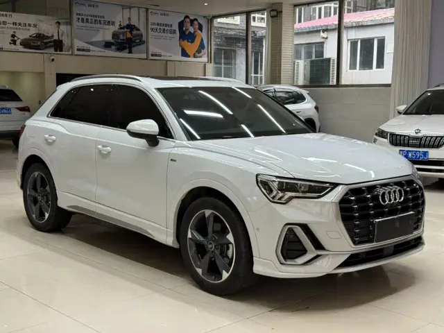 Audi Q3 — Фото автомобиля 3