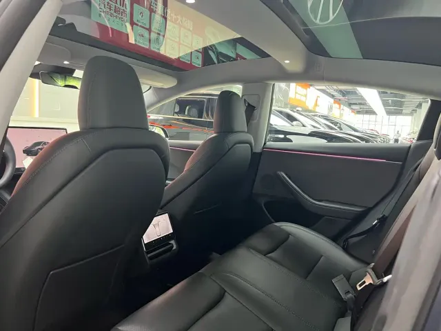 Tesla Model 3 — Фото автомобиля 11