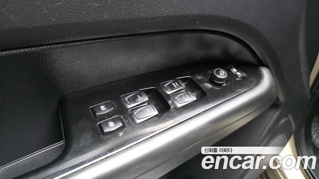 KG_Mobility_Ssangyong Rexton Новый Rexton Sport Khan Дизель 2.2 4WD — Фото автомобиля 28