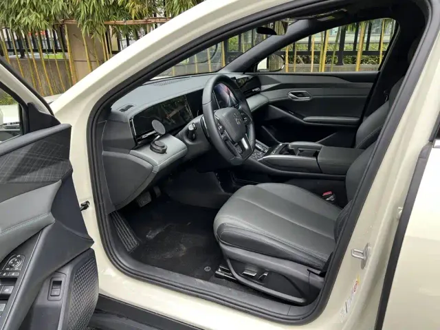 BYD Qin L — Фото автомобиля 7