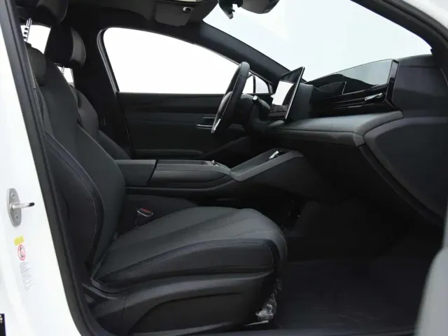 BYD Qin L 2025 EV 470KM Leading Edition — Фото автомобиля 11