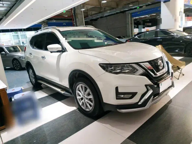 Nissan X-Trail — Фото автомобиля 3