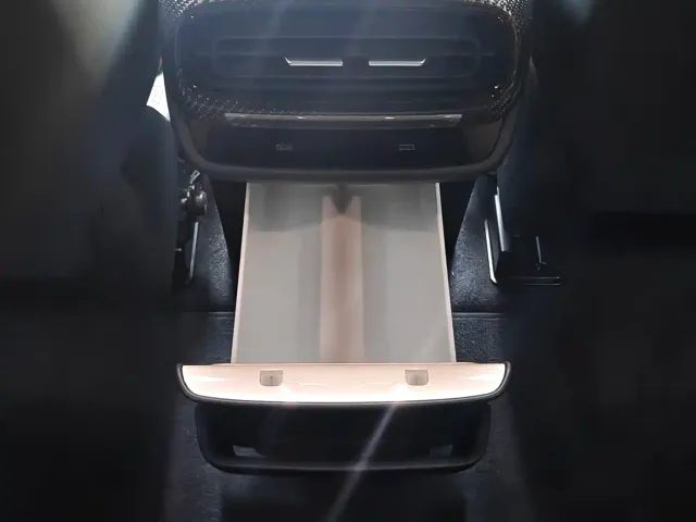 Xiaomi SU7 Ultra — Фото автомобиля 10