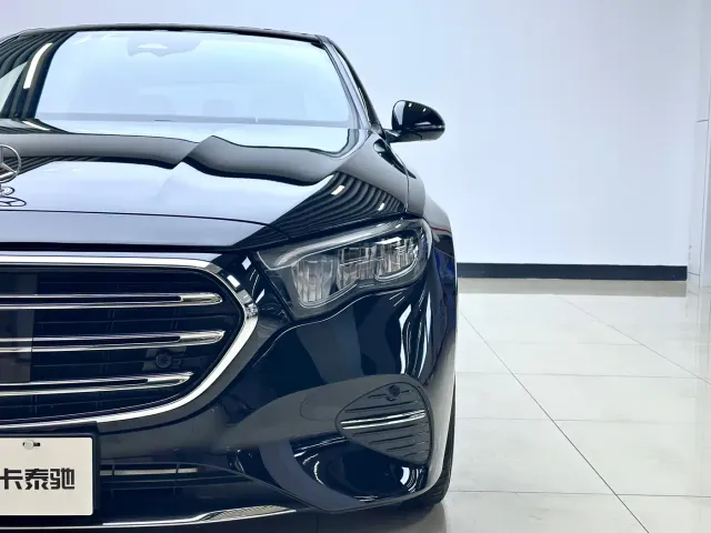 Mercedes-Benz E-Class — Фото автомобиля 7