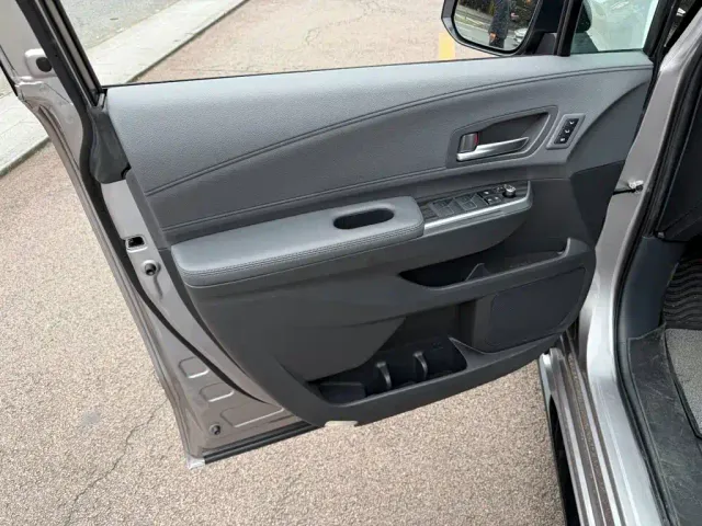 Toyota Sienna — Фото автомобиля 6