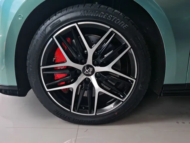 BYD Han L — Фото автомобиля 14