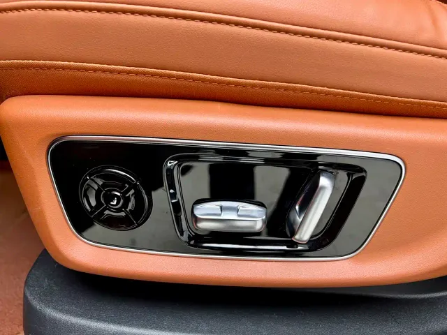 Li Auto L8 — Фото автомобиля 20