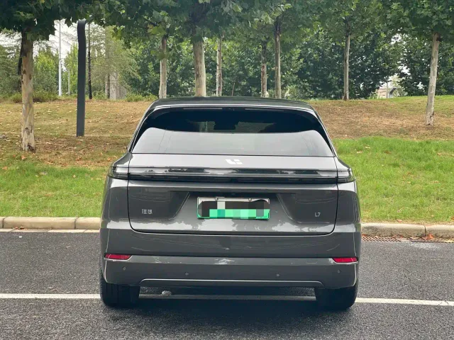 Li Auto L7 — Фото автомобиля 7