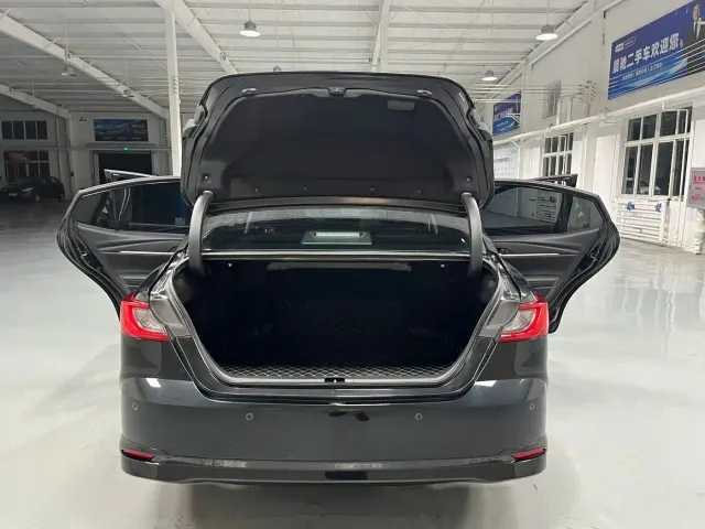 Toyota Camry — Фото автомобиля 16