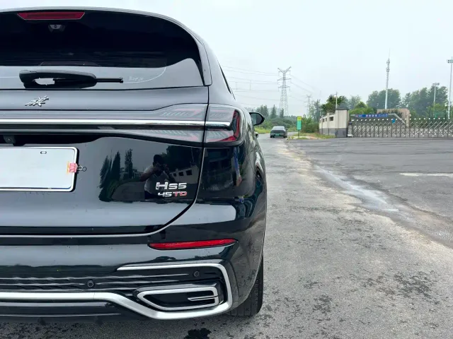 Hongqi HS5 — Фото автомобиля 21