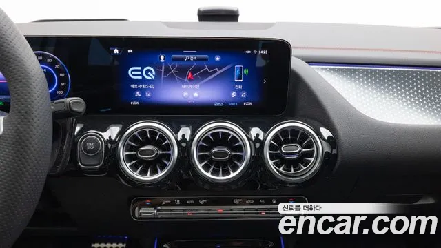 Mercedes-Benz EQA — Фото автомобиля 16