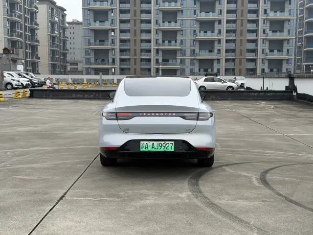 Leapmotor C01 — Фото автомобиля 6