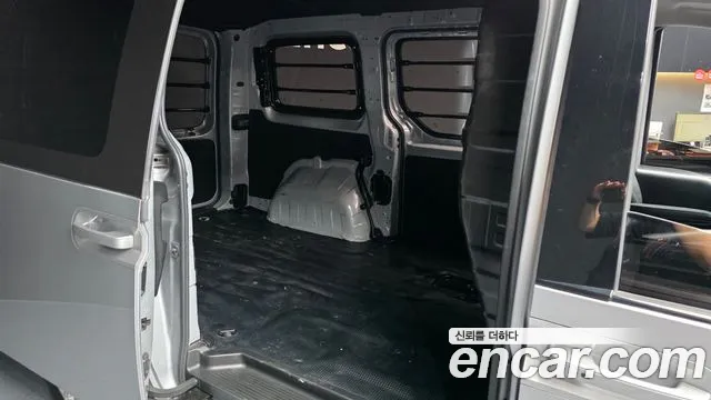 Hyundai Staria Staria Карго 3 места — Фото автомобиля 12