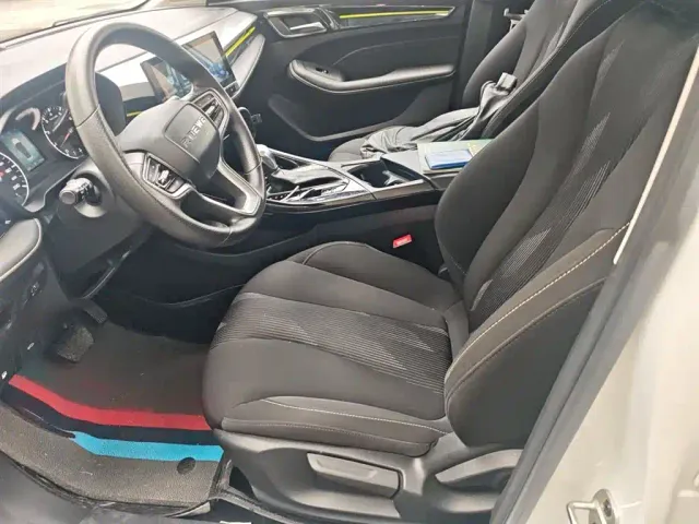 Roewe i5 — Фото автомобиля 7