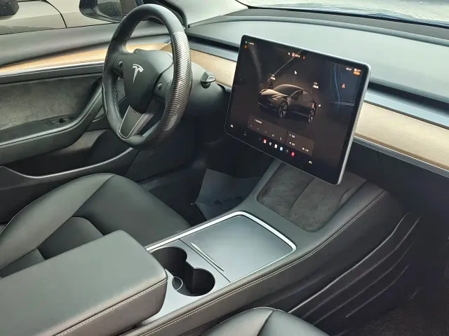 Tesla Model 3 2022 Model Rear-Wheel Drive Version — Фото автомобиля 4