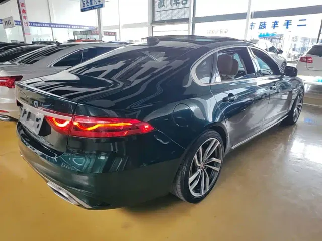 Jaguar XFL — Фото автомобиля 4