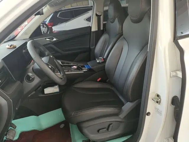 Roewe RX5 — Фото автомобиля 14