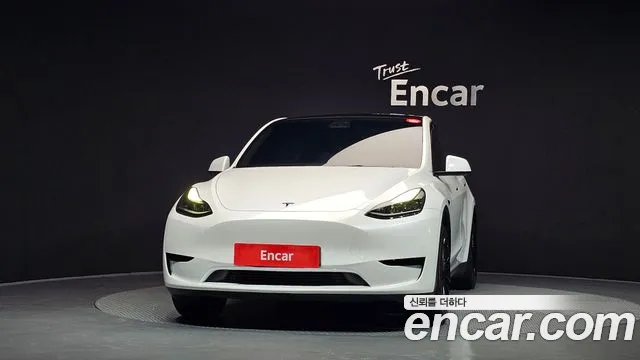 Tesla Model Y — Фото автомобиля 3