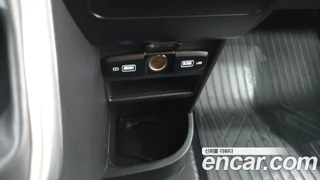 Hyundai Staria Staria 2WD автодом — Фото автомобиля 15