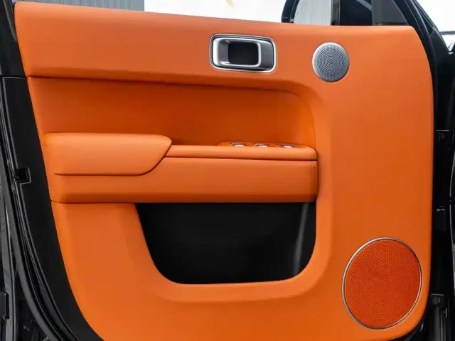 Li Auto L8 — Фото автомобиля 23