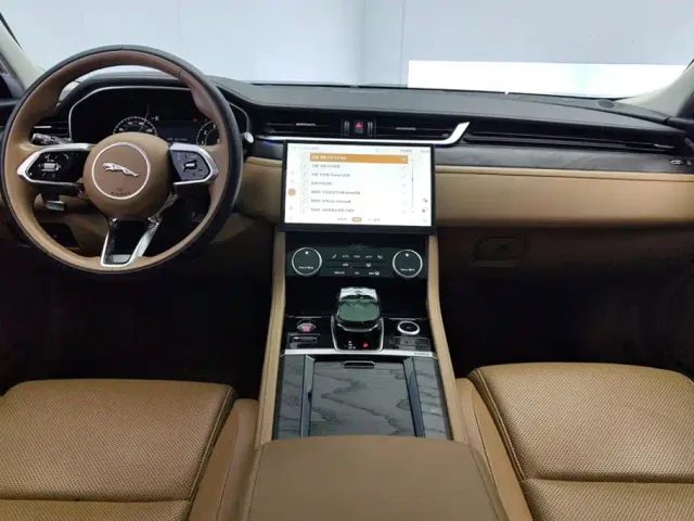 Jaguar XFL — Фото автомобиля 12