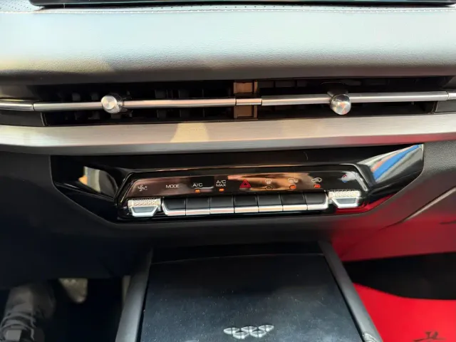 Wuling Jiachen — Фото автомобиля 16