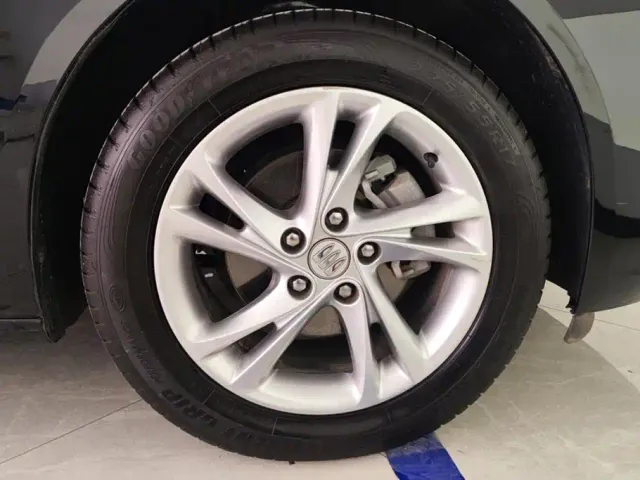 Buick Regal — Фото автомобиля 6