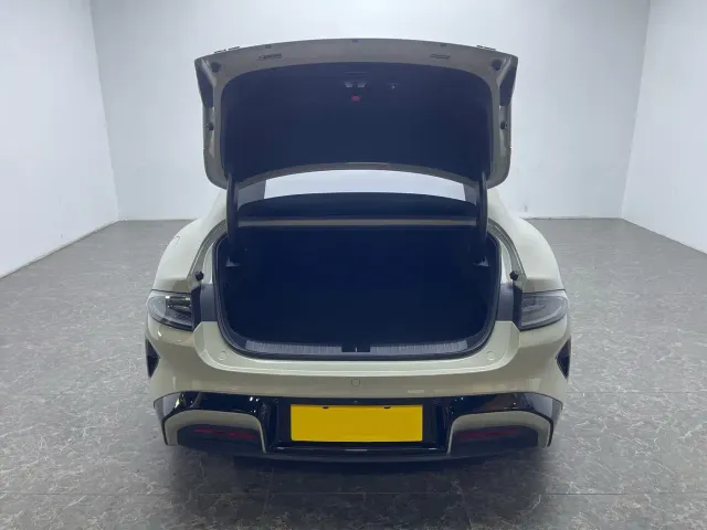 Xiaomi Auto Xiaomi SU7 2024 RWD Long Range Intelligent Driving Edition — Фото автомобиля 7