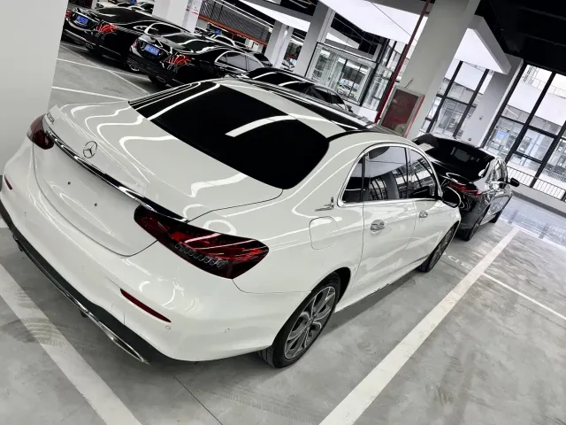 Mercedes-Benz E-Class — Фото автомобиля 11