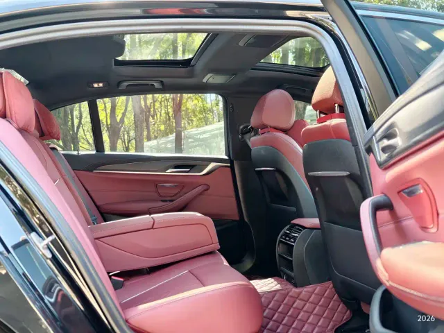 BMW 5 Series — Фото автомобиля 6