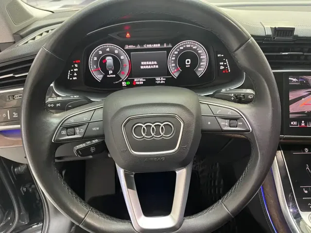 Audi Q7 — Фото автомобиля 9