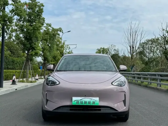 Geely Galaxy Starry Wish 2025 UP 410km Explorer Edition — Фото автомобиля 4
